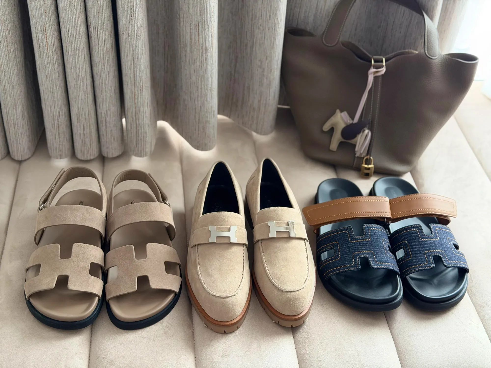 網民分享&nbsp;Hermès&nbsp;廣州&nbsp;Private Sale&nbsp;購物成果，當中包括多款鞋履。