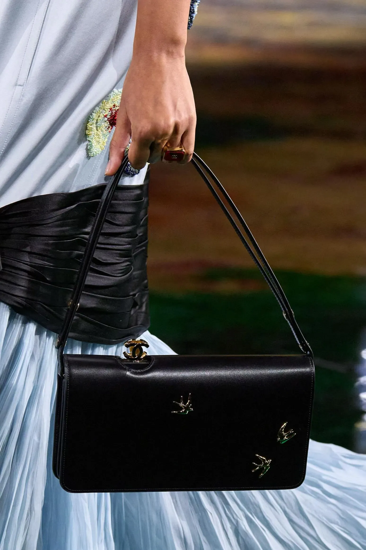 CHANEL 2027春夏系列 Look 30 手袋細節。