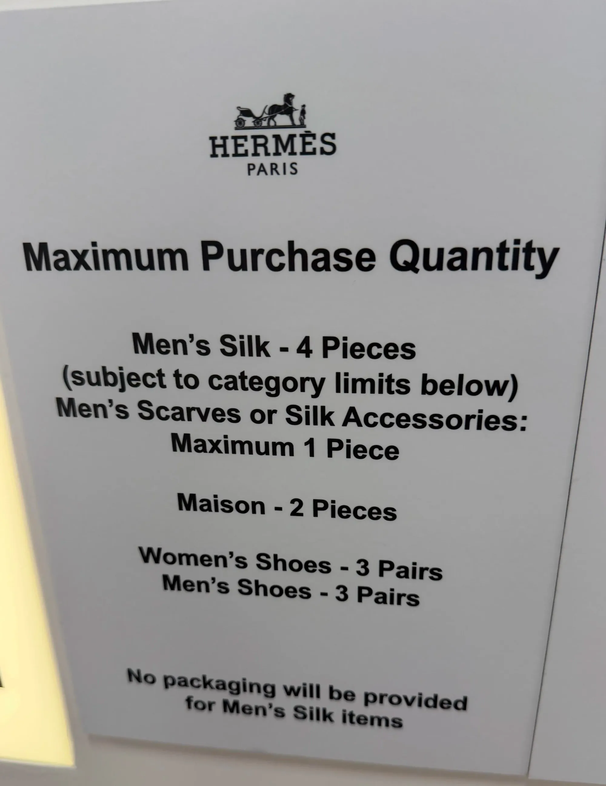 Hermès Private Sale&nbsp;香港場設有分品類限購安排，實際數量以現場公布規則為準。