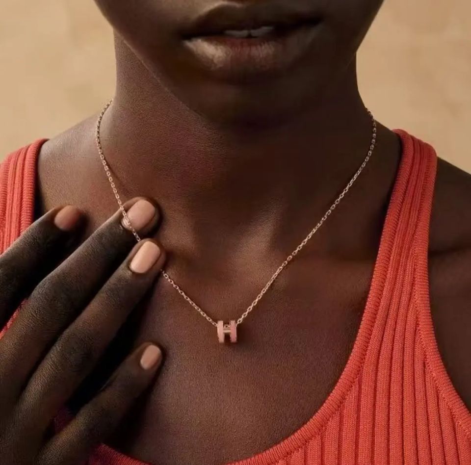 Hermès|愛馬仕2025新色 Mini Pop H Rocabar 系列：雙色項鏈 + 耳環，仙氣爆棚！