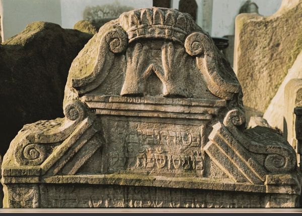 🪶 The Weight of Names: The Jewish Cemetery of Prague