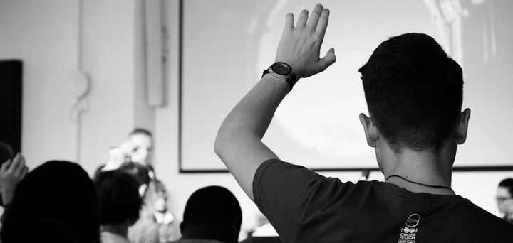 Charlas de ciclo de cierre 2024.2