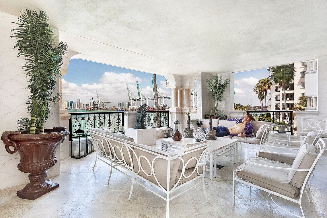 Intimate Stranger' Reveals a Nude Perspective on Miami's Opulent Properties