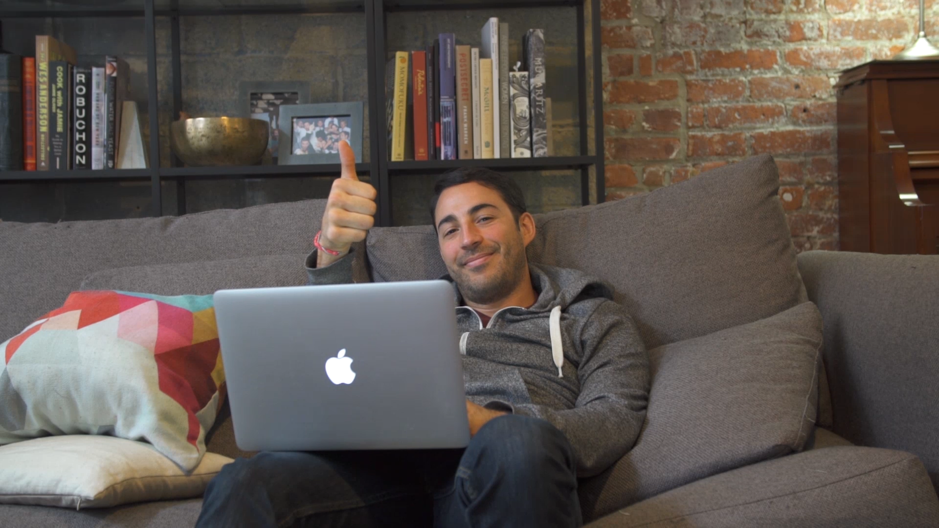 thumbs up