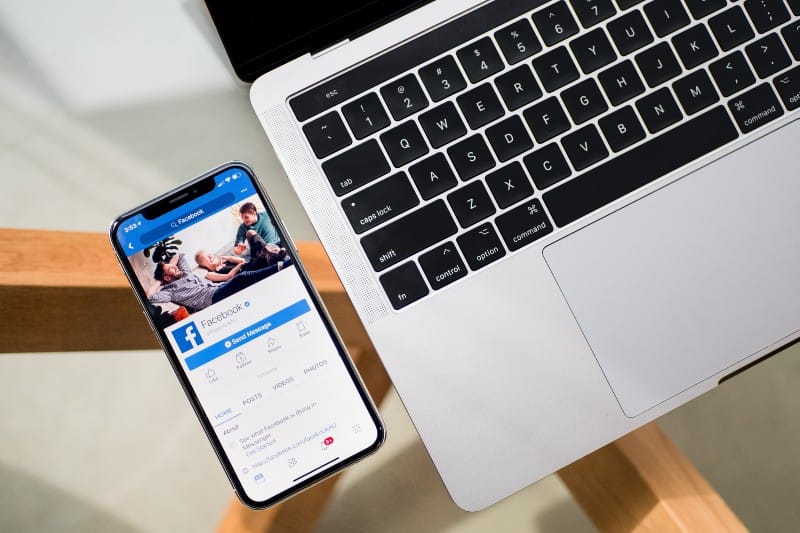 Cold Emailing for Musicians: How to Secure More Bookings