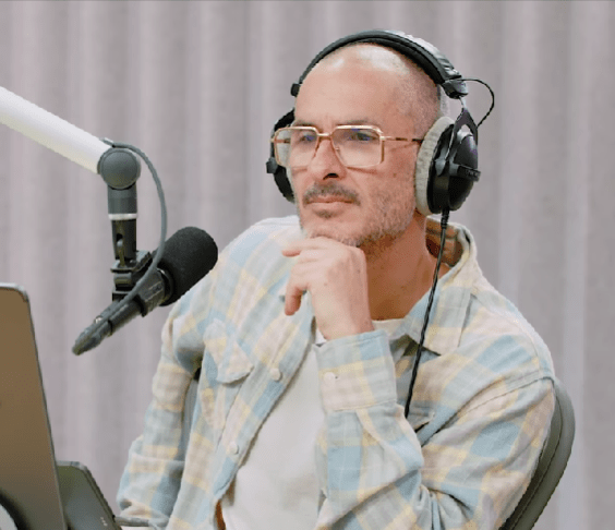 Apple loves live radio 