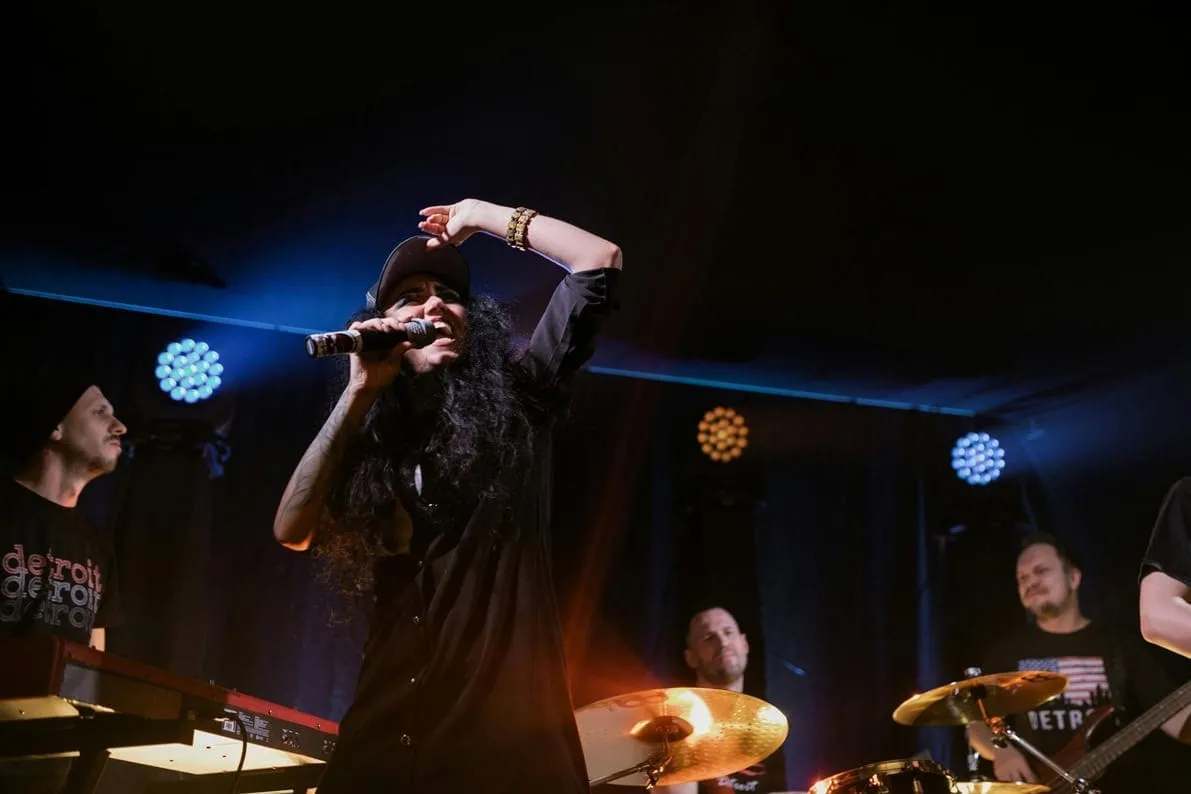 How To Use Live Performances to Build A Music Industry Network