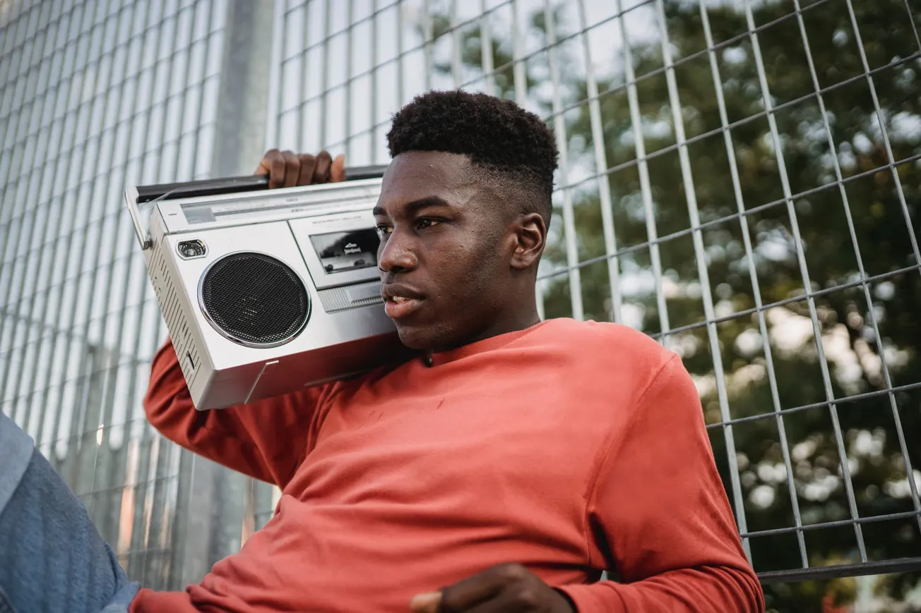The Modern Guide to Getting Your Music Played on Radio