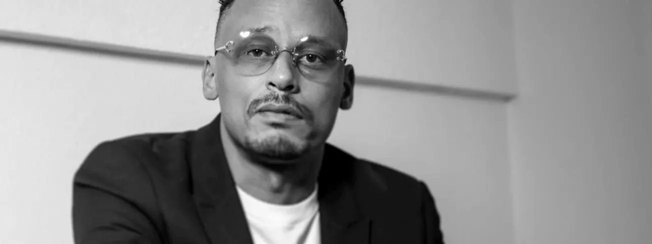 Hypebot, music industry expert, black and white portrait, professional speaker, music business insights, artist management, m