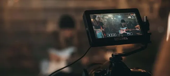 High-quality video recording of musicians performing live for music industry content creation and digital marketing on Hypebo