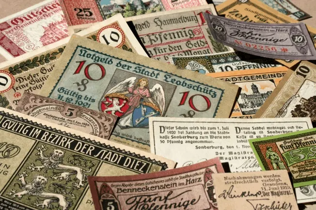 Old German banknotes and currency, vintage money, historical paper money, collectible currency, European banknotes, historic