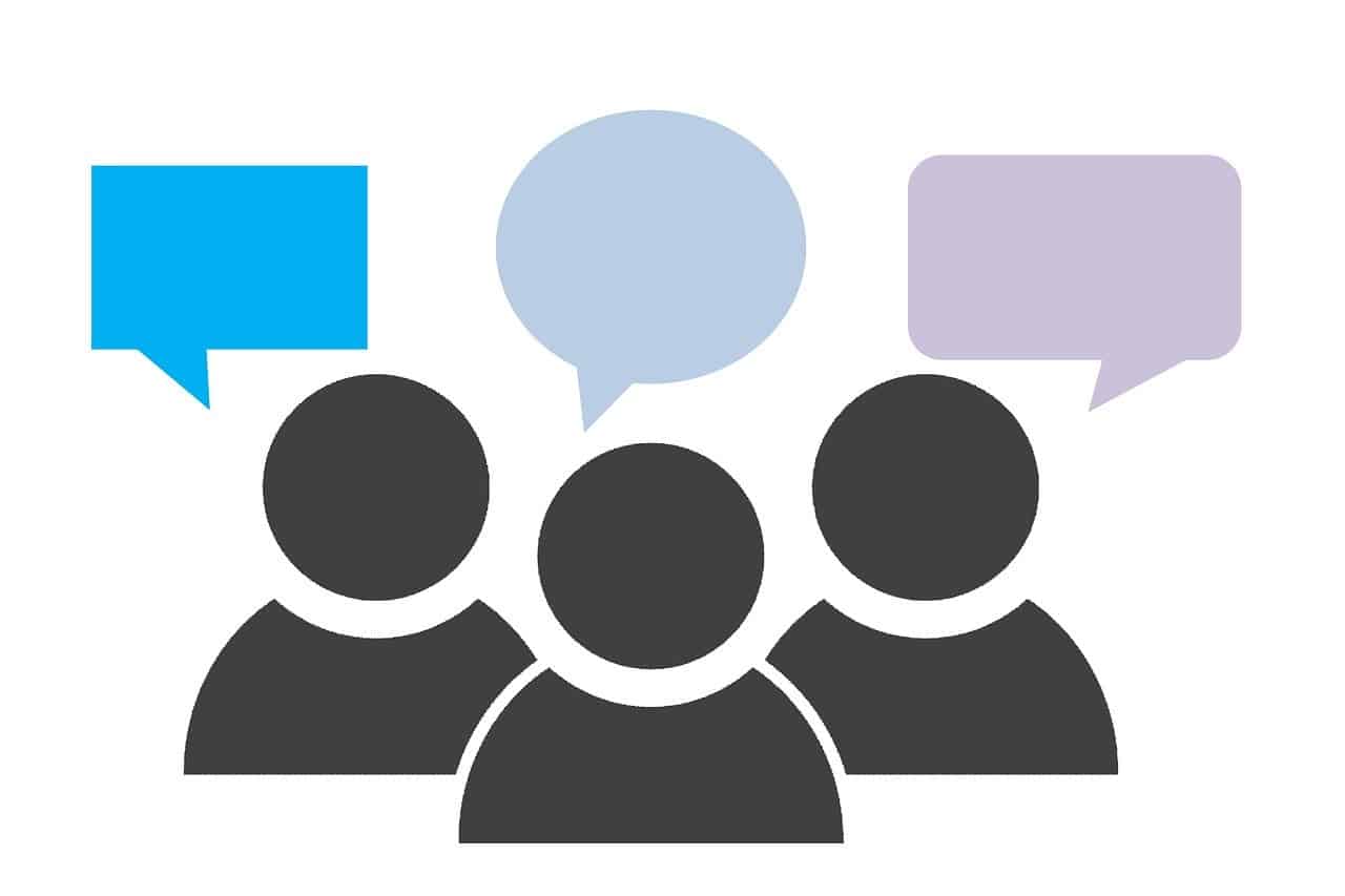 People engaging in conversation with speech bubbles, discussion, communication, social interaction, digital communication, icons, community, chat, dialogue, social media.