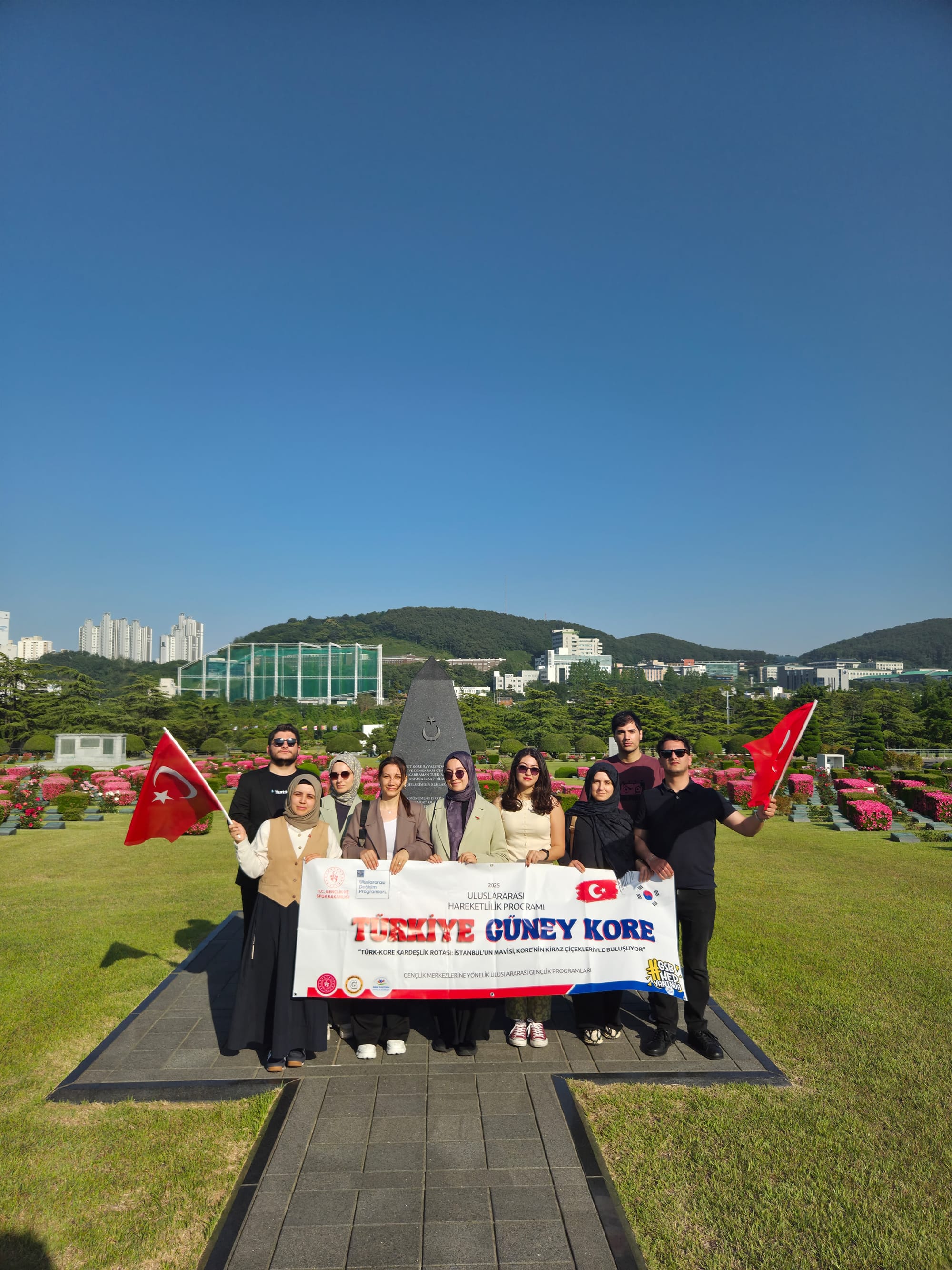 Delegation's visit to UN Cemetery, 대표단의 유엔기념공원 방문 ⓒ ORSKOREA 오알에스코리아
