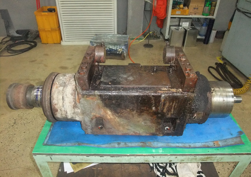 Spindle Before Repair 수리 전 스핀들