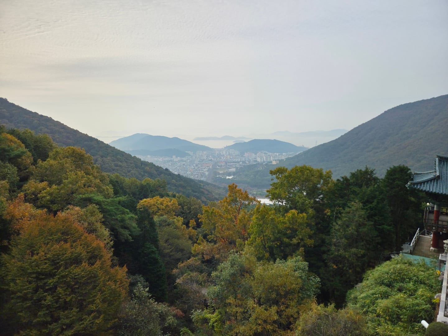 정상에서 본 창원 전경 ⓒ 오알에스코리아 ORSKOREA
