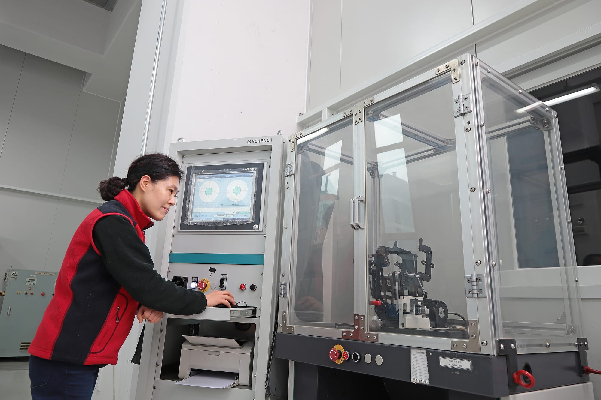 ORSKOREA Machine Expert | 오알에스코리아 기계 전문가 추민정 주임 ⓒ ORSKOREA 오알에스코리아