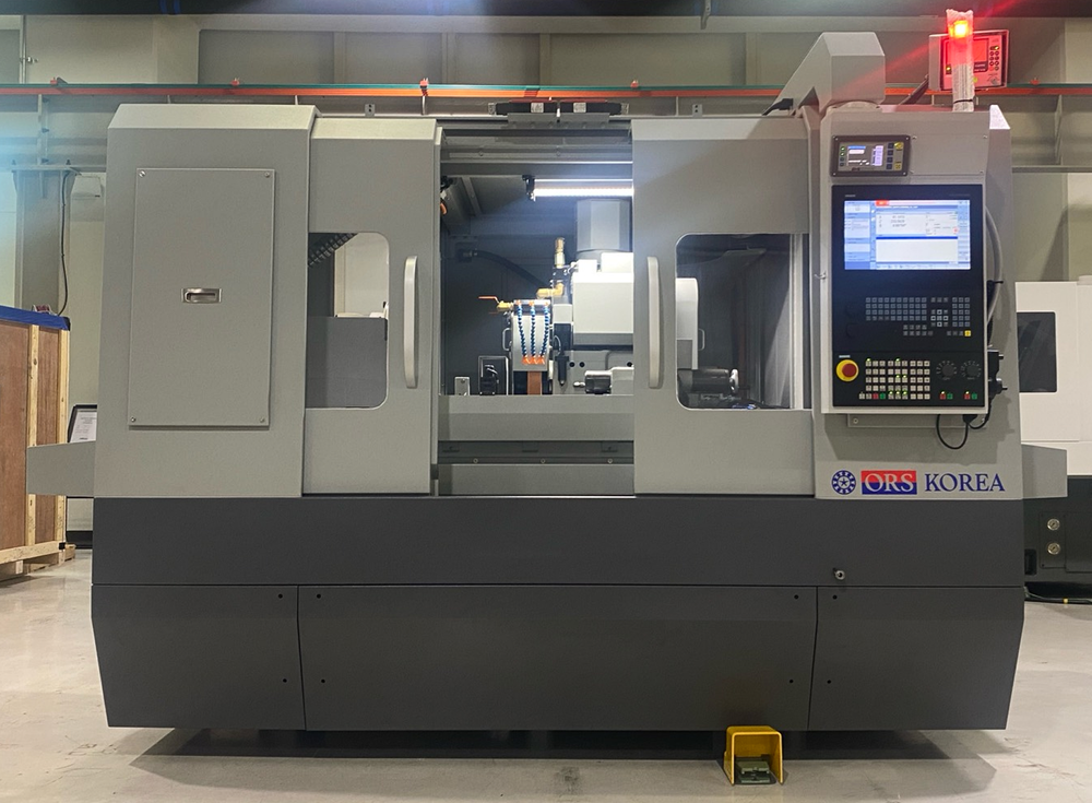 CNC Universal Cylindrical Grinding Machine 