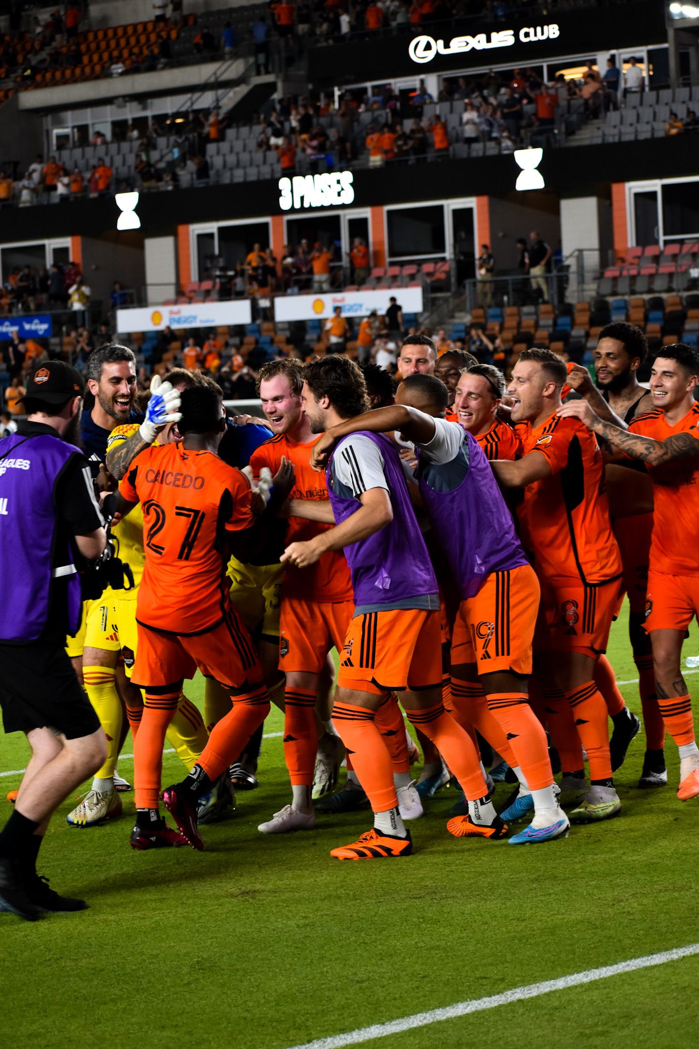 Image shot by Jorge Sapon/DFTV