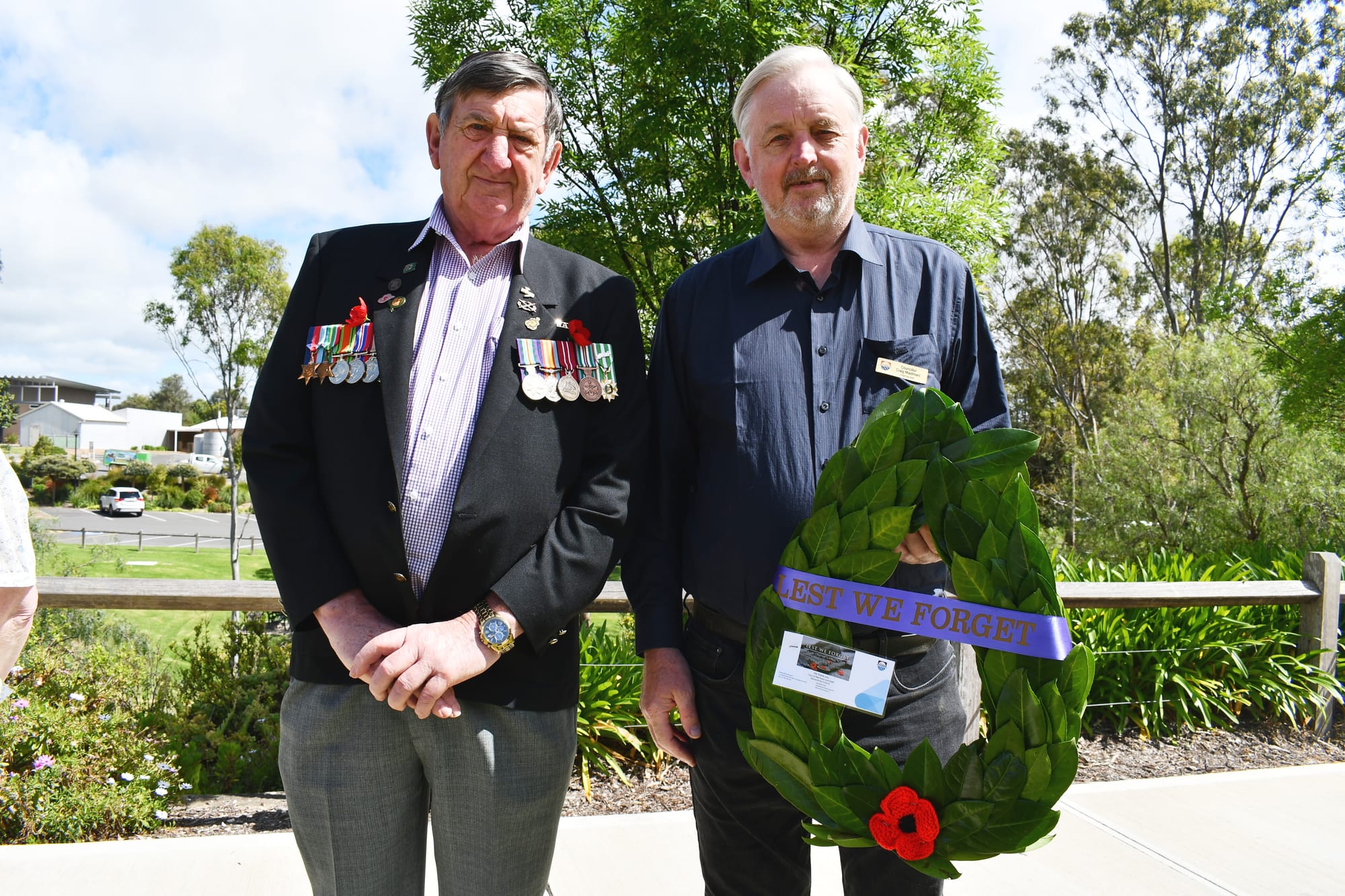 REMEMBRANCE DAY: Sun shines as Strathalbyn remembers