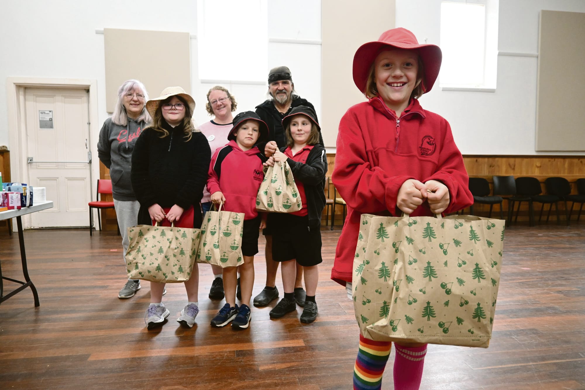 Students donate to local pantry