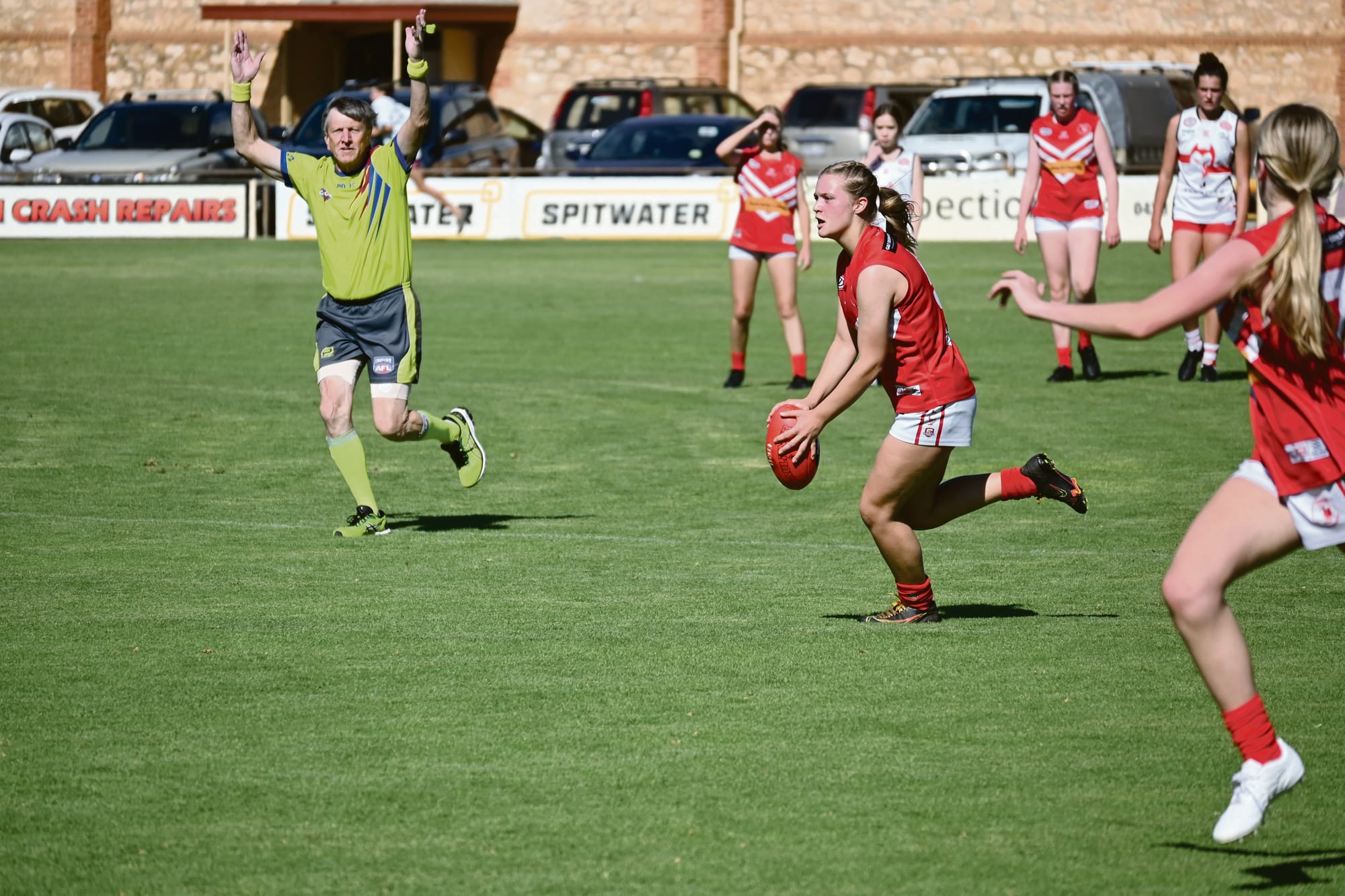 Young female players encouraged to ‘come and try’ footy