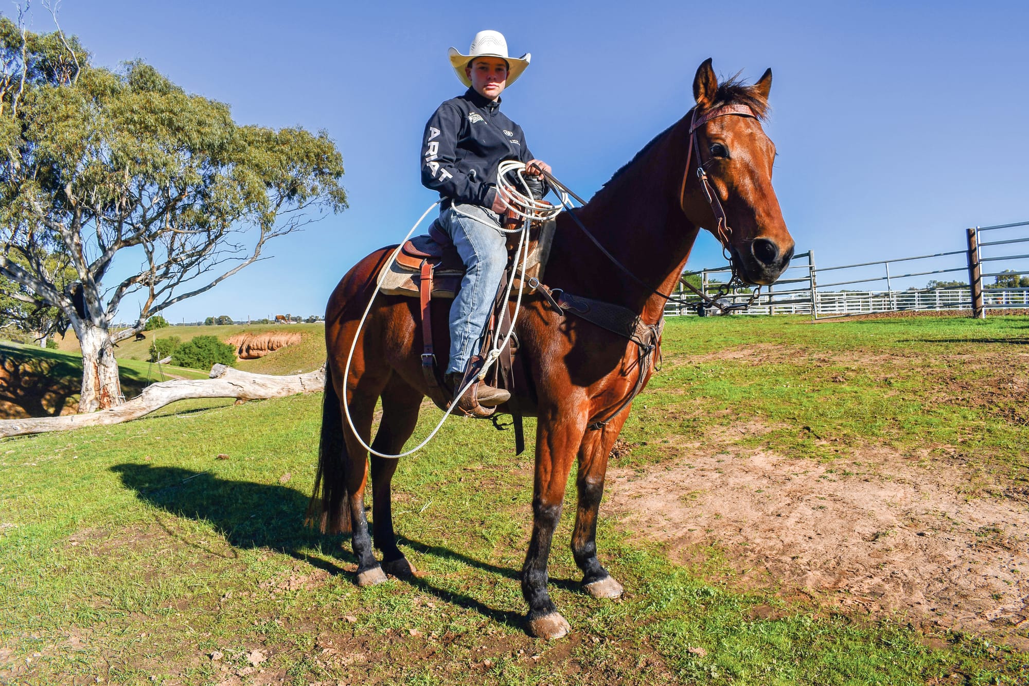 Willyaroo teenager wins national junior roping title
