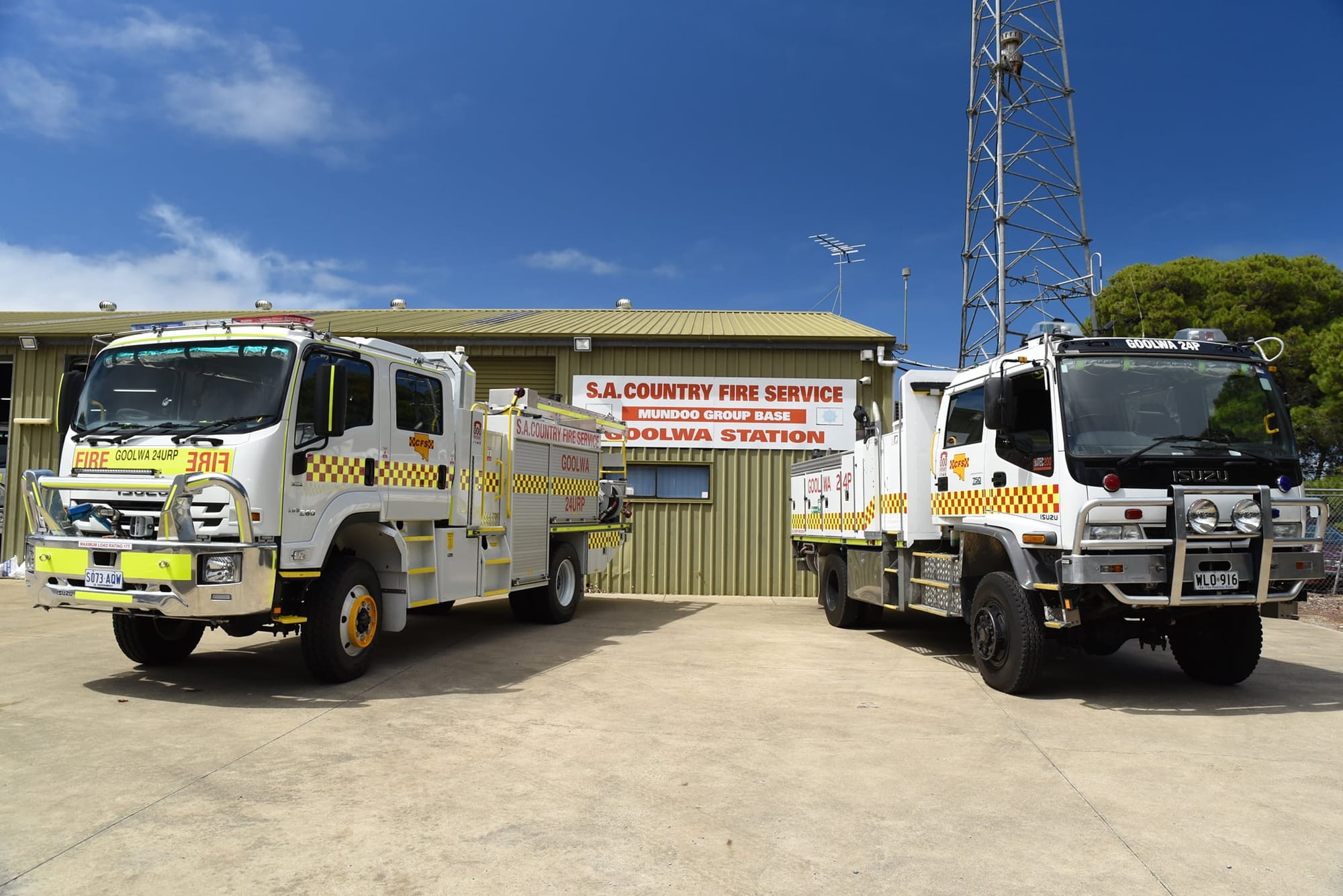 New Country Fire Service truck delivered to Goolwa to replace old pumper