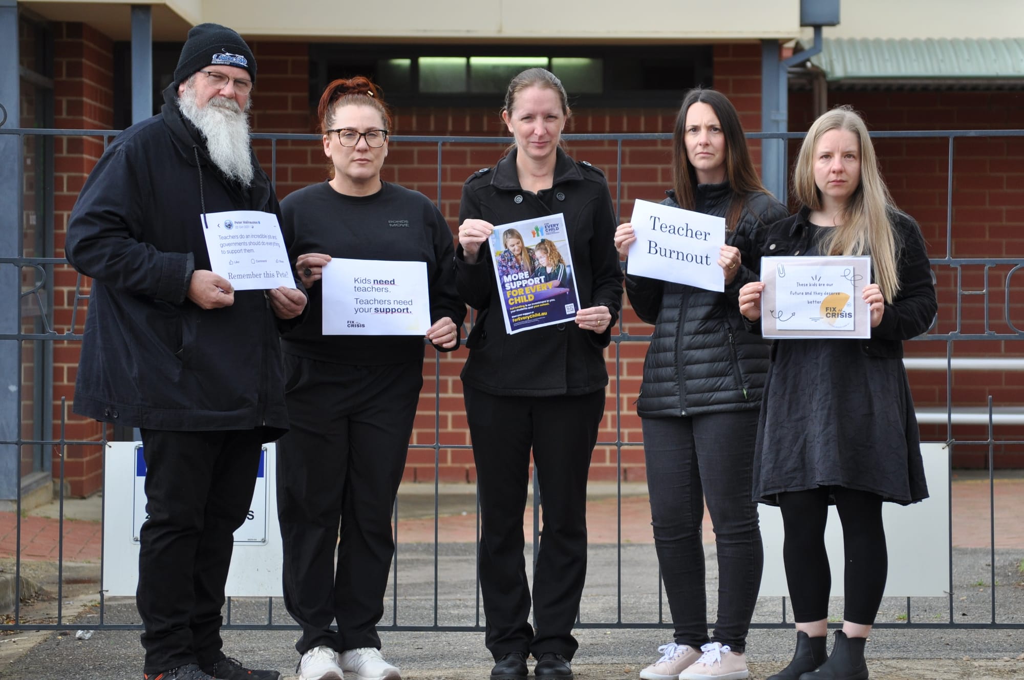 Strathalbyn teachers back education union strike action