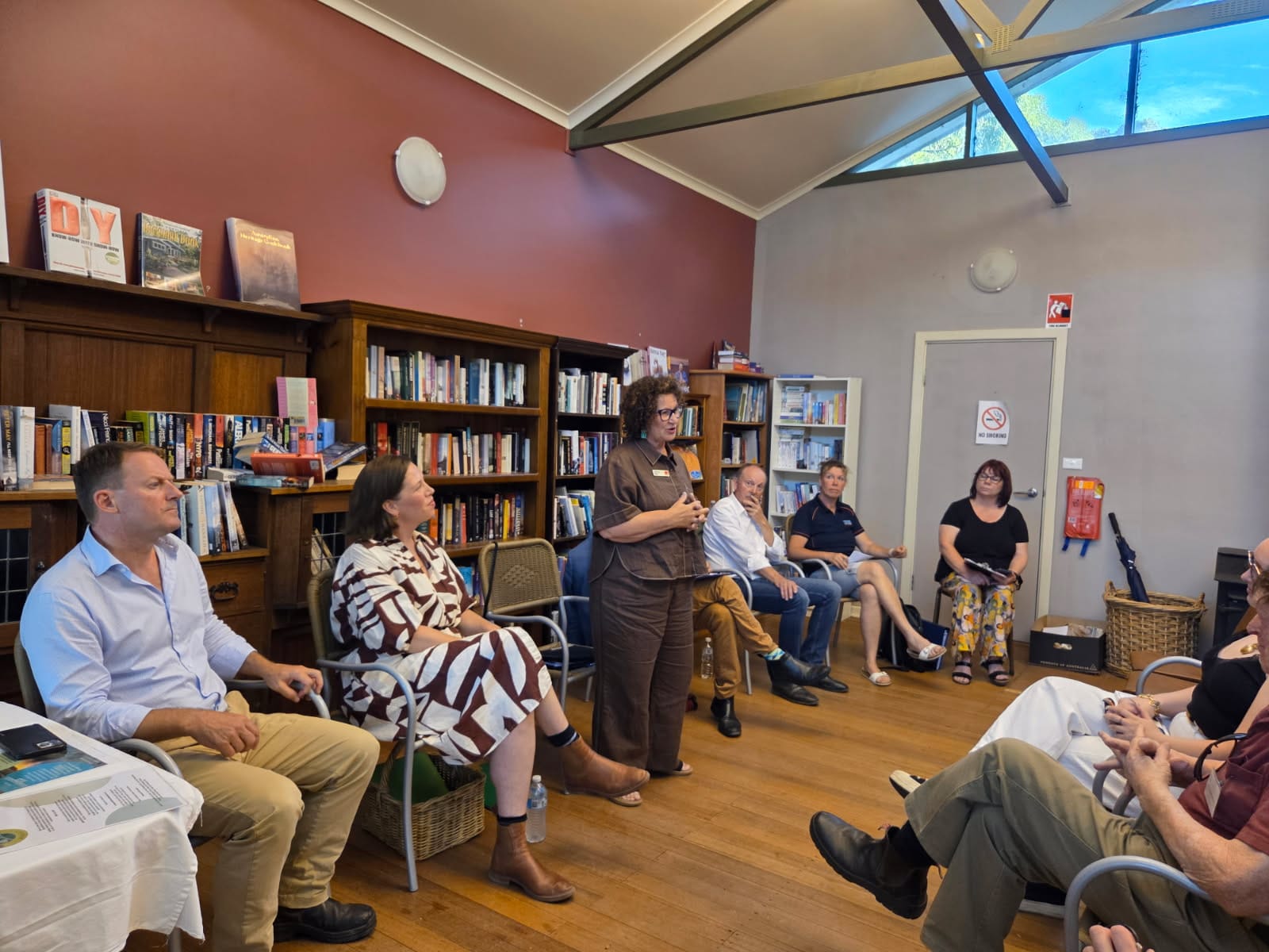 Packed hall hosts Heysen candidates