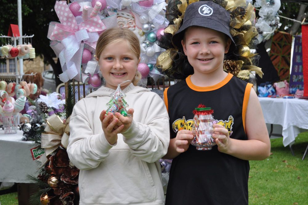 Holiday spirit at handmade market post image