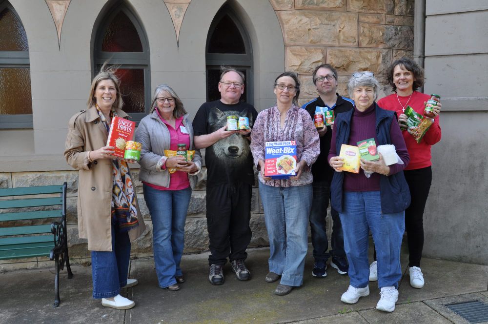 Seeking donations for Christmas hamper drive post image