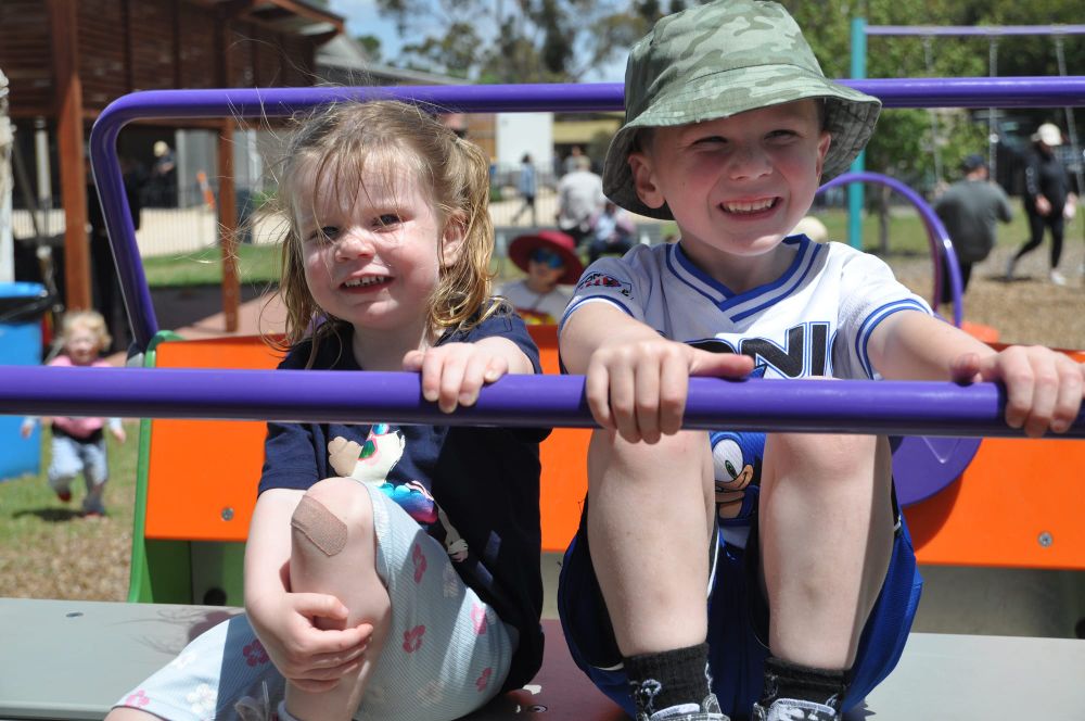 Wild weather doesn’t stop show goers post image