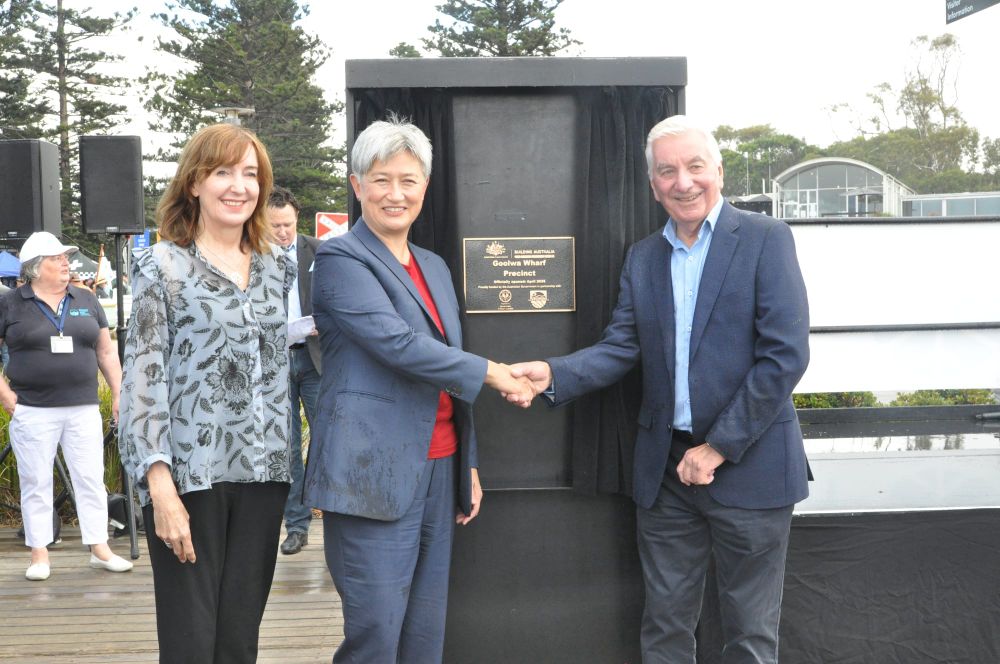 A-BOAT TIME! Goolwa Wharf officially opened at Wooden Boat Festival launch post image