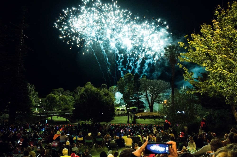 Fireworks to remain feature of Christmas event post image
