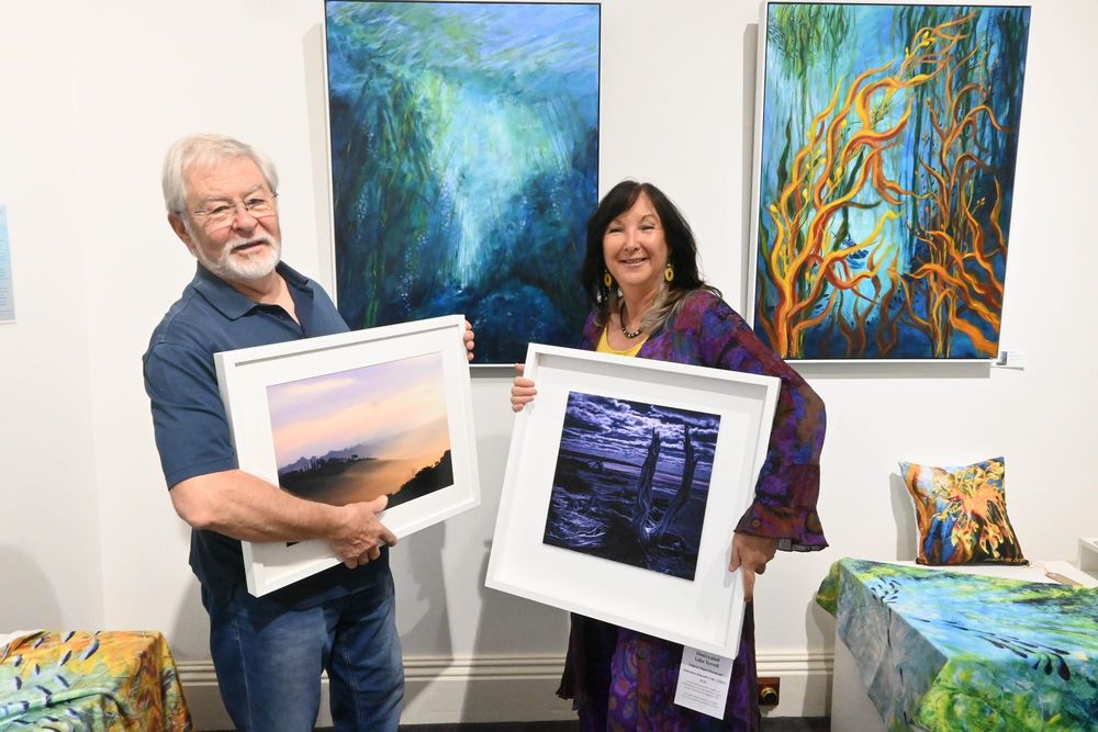Local photographers and artists open Strathalbyn exhibition at Stationmaster’s Gallery post image