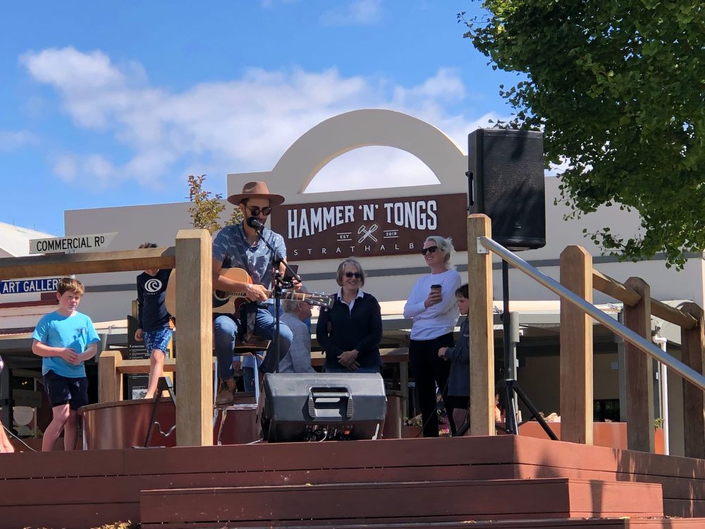 Music in Strathalbyn Park for mental health post image