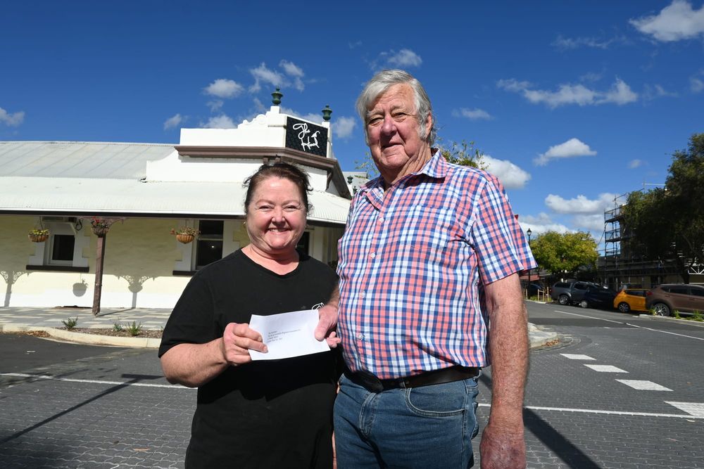 Robin Hood Hotel gives to local veterans’ families post image