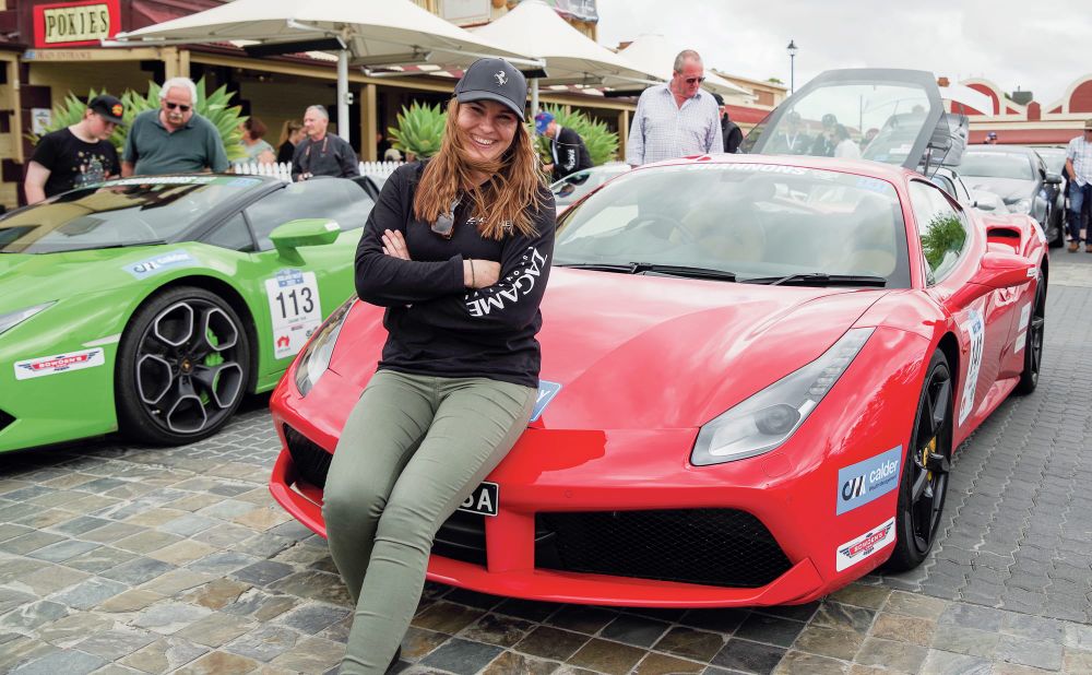 A spectacular Strathalbyn traffic-jam lapped up by spectators post image