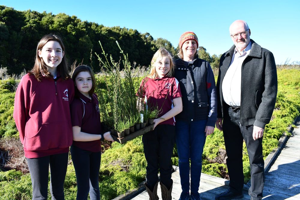 Mount Compass School ‘swamped’ with joy over council grant post image