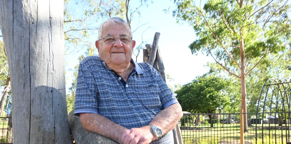 A standing ovation for theatre legend post image