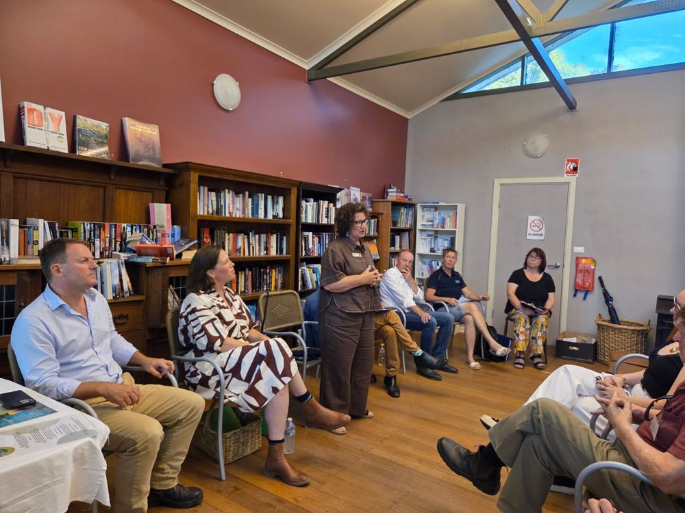 Packed hall hosts Heysen candidates post image