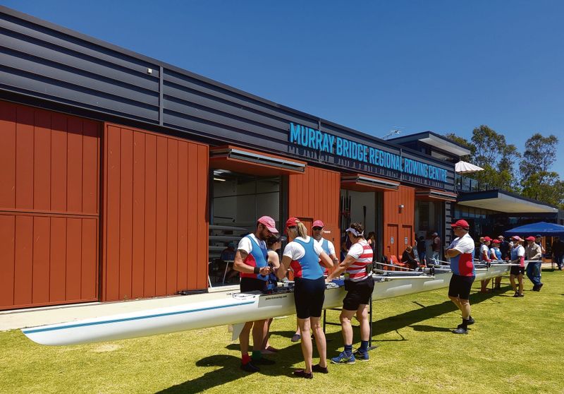 Goolwa rowers return to Murray Bridge post image