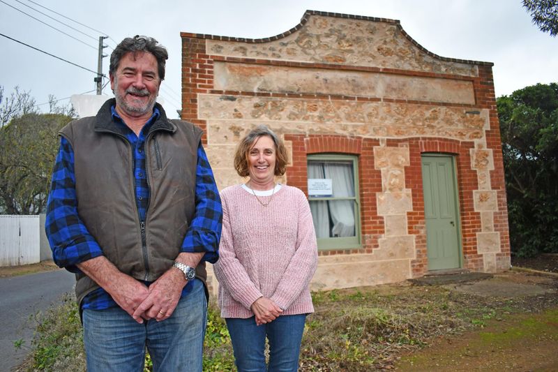 Strathalbyn Dollar Cottage restoration a real ‘hoot’ post image