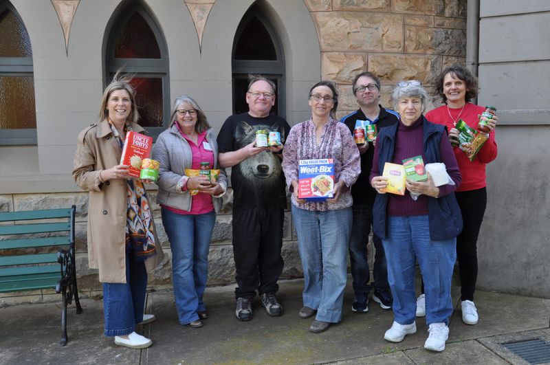 Seeking donations for Christmas hamper drive post image