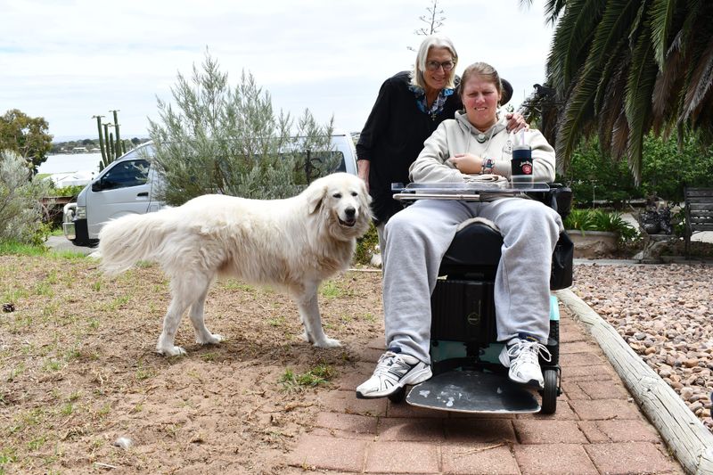 Hindmarsh Island family stresses the importance of road safety during Christmas/New Year period post image