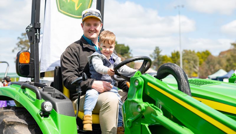 Thousands turn out for inaugural Echunga Hills Field Days post image
