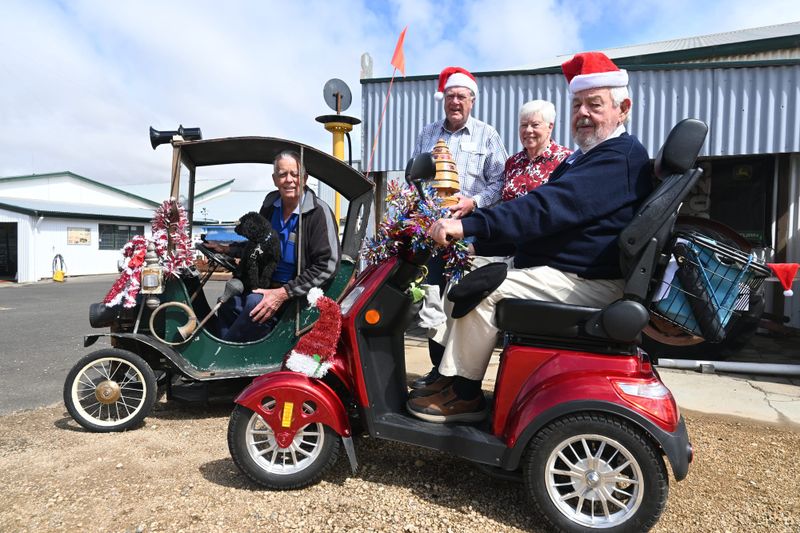 Gophers join Strathalbyn Christmas Pageant post image
