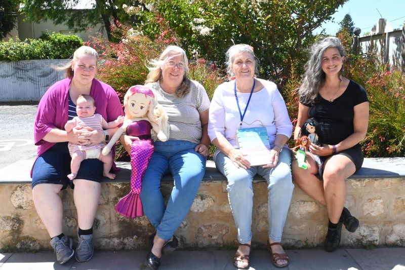 Mermaid mates of Milang encourage new female members to join social group post image