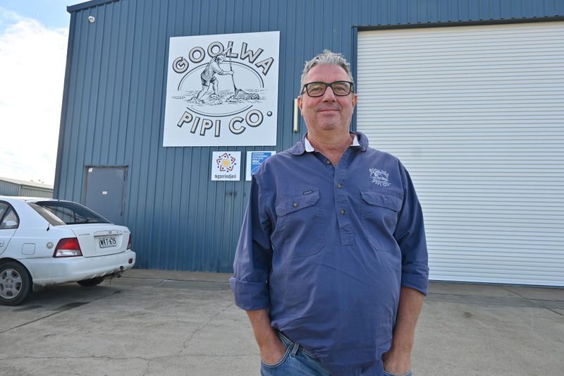 Goolwa Pipi Co continues cockle harvest from clean waters post image