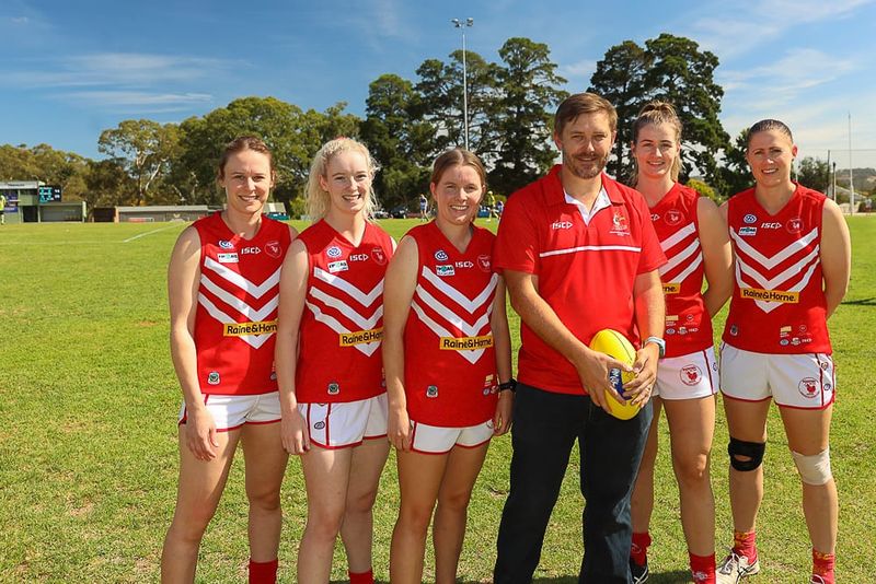 Strathalbyn female footballers dominate Yankalilla in round 2 of GSFLW’s 2022 season post image
